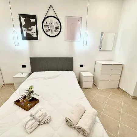 Elegante Alloggio Centro Apartamento *
